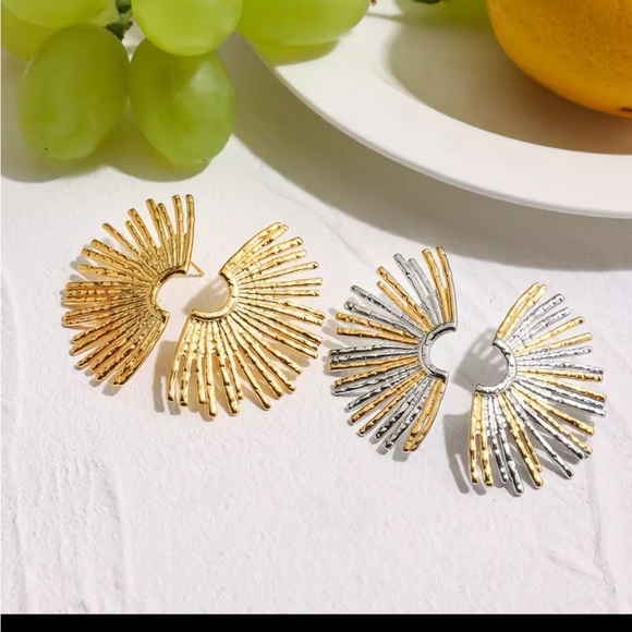 Aria ll Silver Sunrise Earrings - Picture 9 of 9